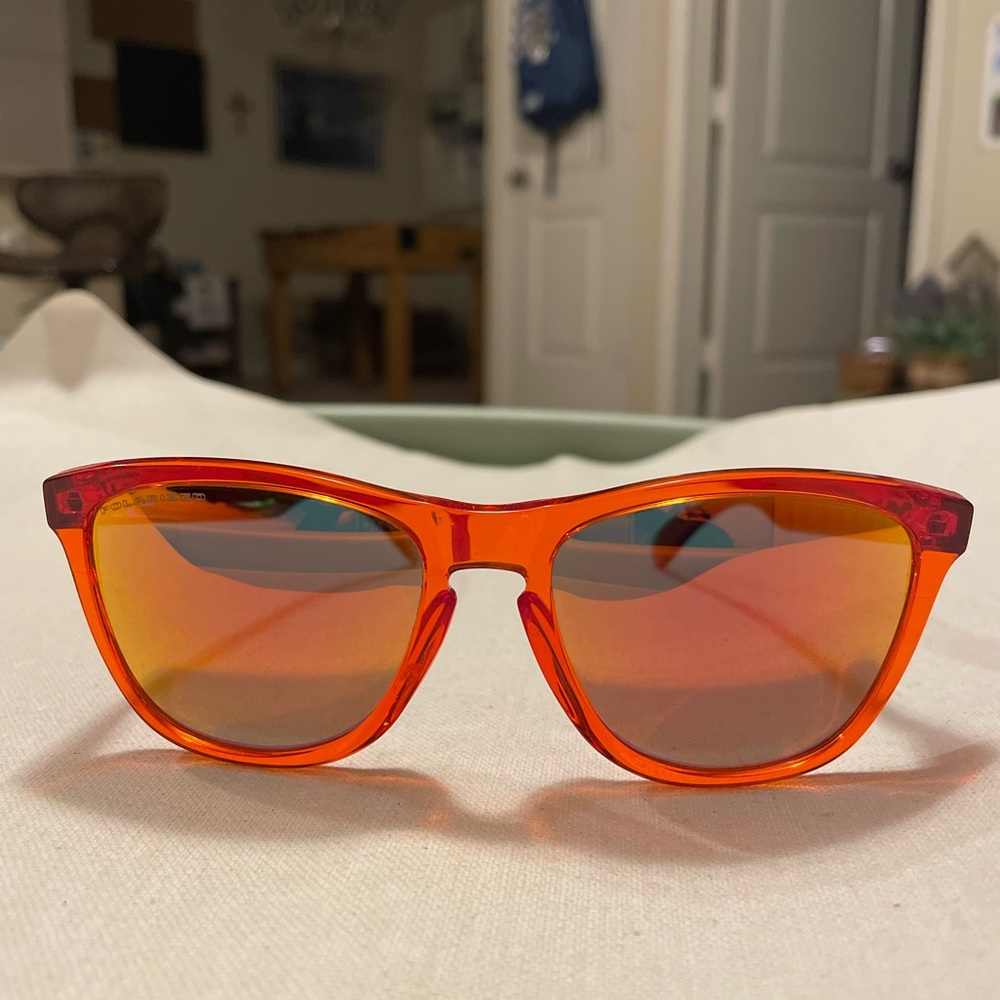 VT (Virginia Tech) Oakley Polarized Frogskins
